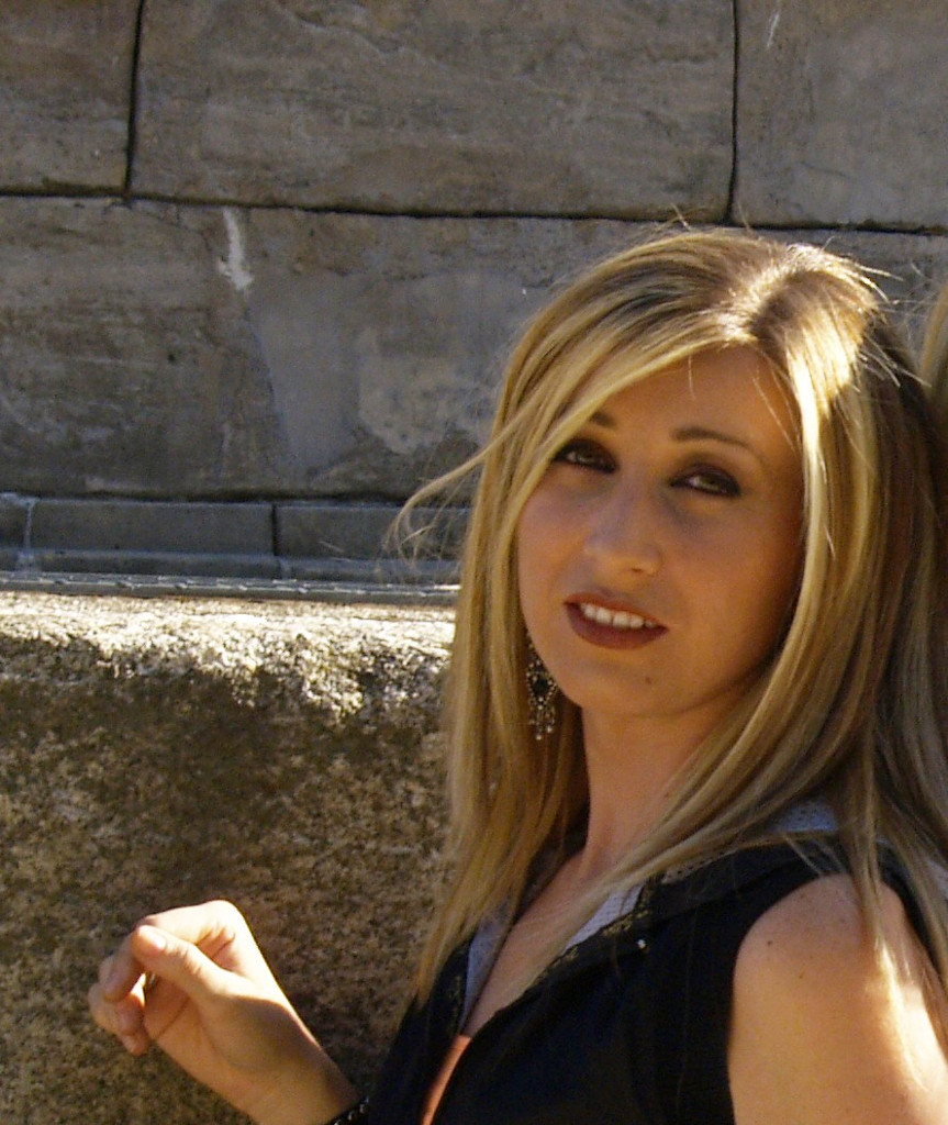 Elena Aker, arpista. Elena Aker 2008 Elena Aker, arpista. Elena Aker 2008